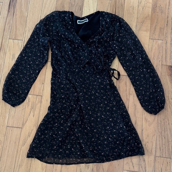 Abercrombie & Fitch Dresses & Skirts - Abercrombie & Fitch | Black Floral Mini Dress | Wrap Style | size Small Tall